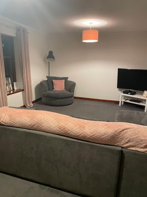 Nevis Apartment Located In Fort William Centre エクステリア 写真