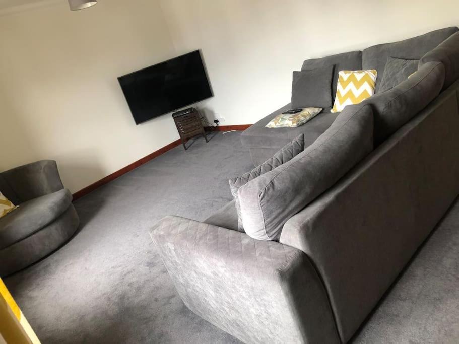 Nevis Apartment Located In Fort William Centre エクステリア 写真